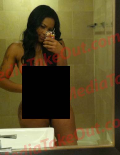 OMG Naked Pictures of Deelishis Taking Selfies In A Mirror Surface Online (...